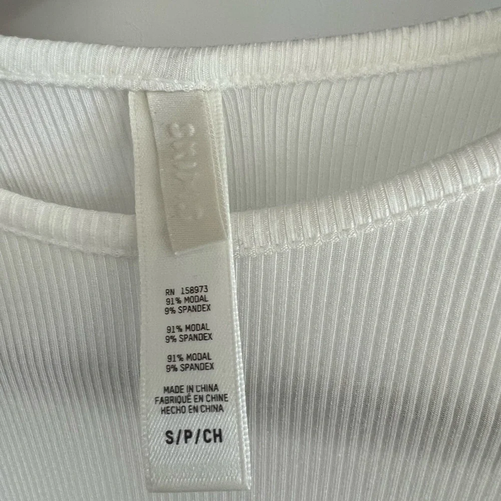 Iconic Skims Lounge White Maxi Dress - Picture 4 of 4